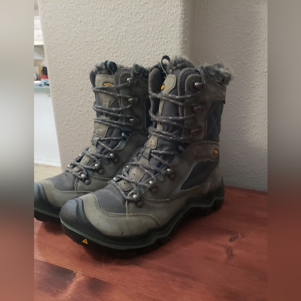 Keen Winter Waterproof Boots Size 8